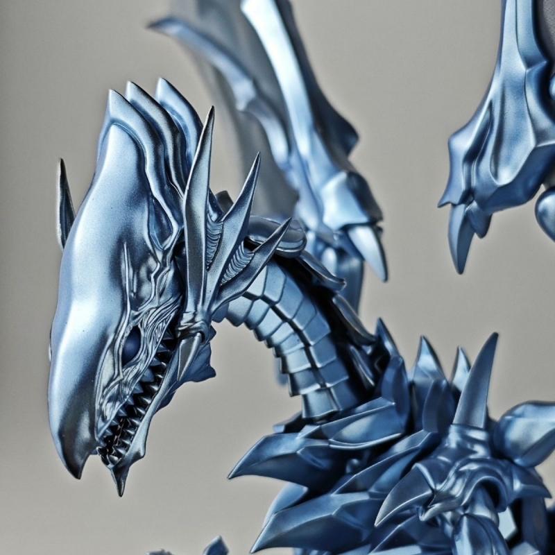 Storm Dragon Metallic Plated Blue-Eyes White Dragon Plastic Model Kit