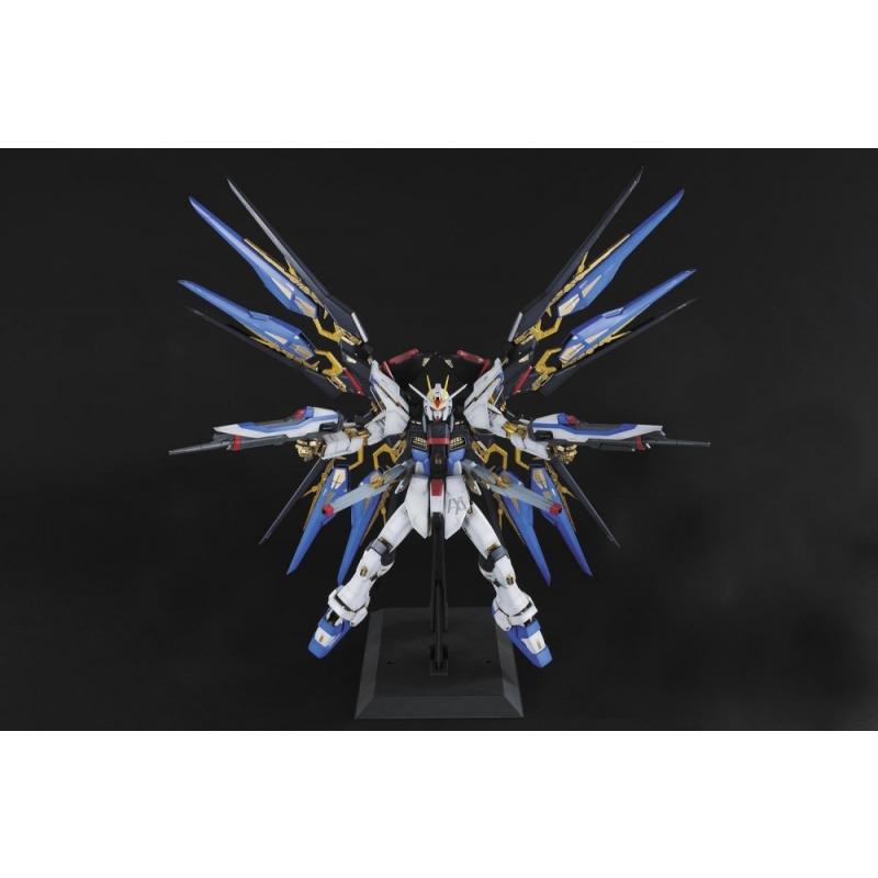 Daban PG 1/60 Strike Freedom Gundam