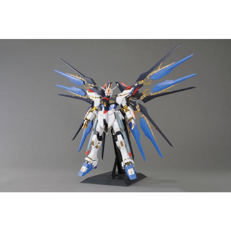 Daban PG 1/60 Strike Freedom Gundam