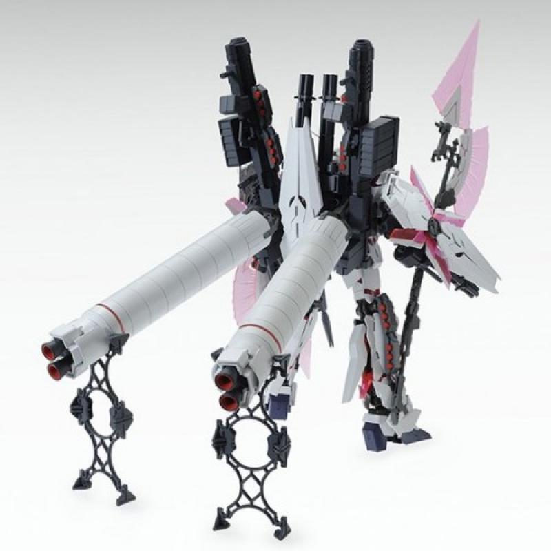 P-Bandai Exclusive: MG 1/100 Full Armor Unicorn Gundam (Red Psycho Frame Ver)