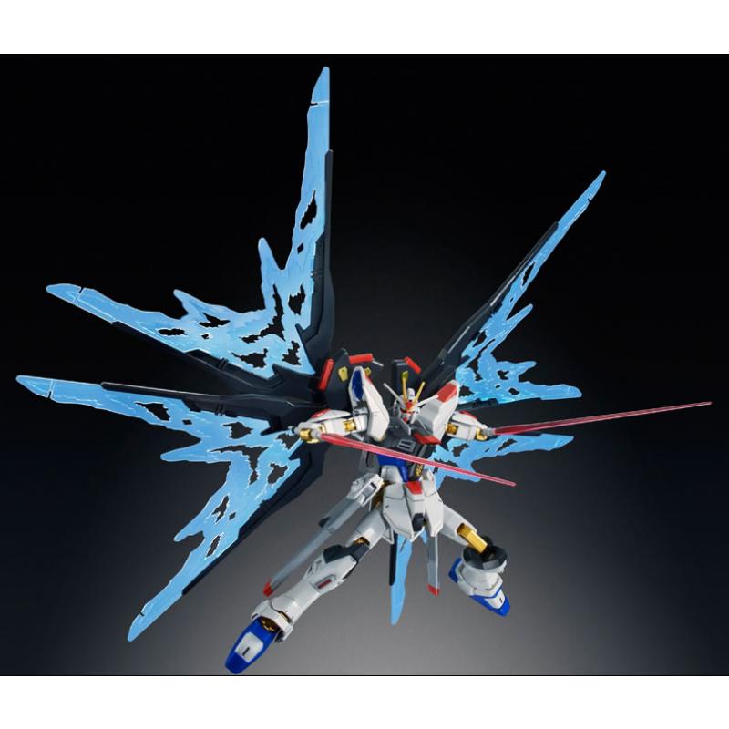P-Bandai: HGCE 1/144 Strike Freedom Gundam Plus Wing of Light DX Edition