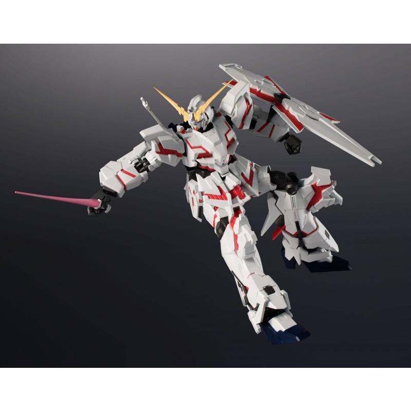 Tamashii Nations GundamUniverse 3in1 - RX-0 Unicorn Gundam, RX-78-2 Gundam & Wing Gundam