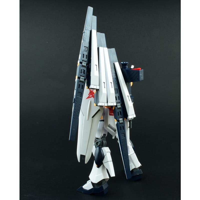 Entry Grade 1/144 Nu Gundam with Fin Funnels Effect Set and Beam Rifle