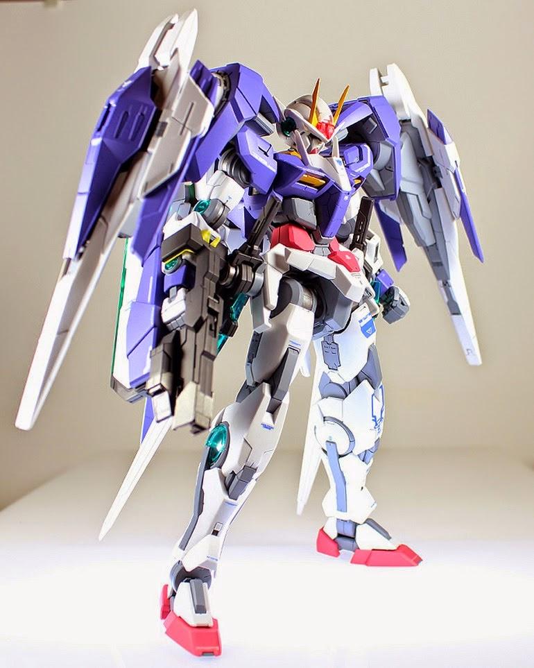 MG 1 100 GN 0000 Gundam 00 Raiser Bandai gundam models 
