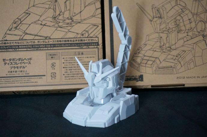 MSZ-006 Zeta Gundam Head Display Base | Bandai gundam models kits